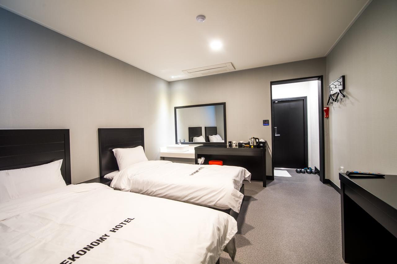 Ekonomy Hotel Jeongseon Esterno foto
